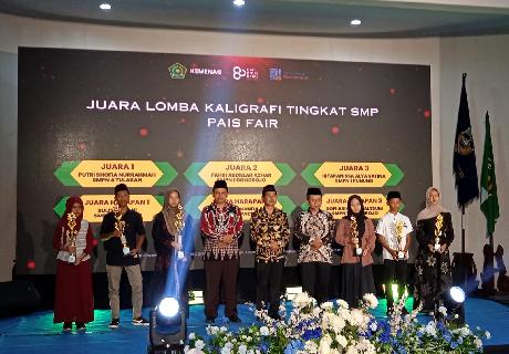 Siswa SMPN 1 Punung Kembali Toreh Prestasi Kaligrafi di Ajang PAIS Fair Kabupaten Pacitan 2025
